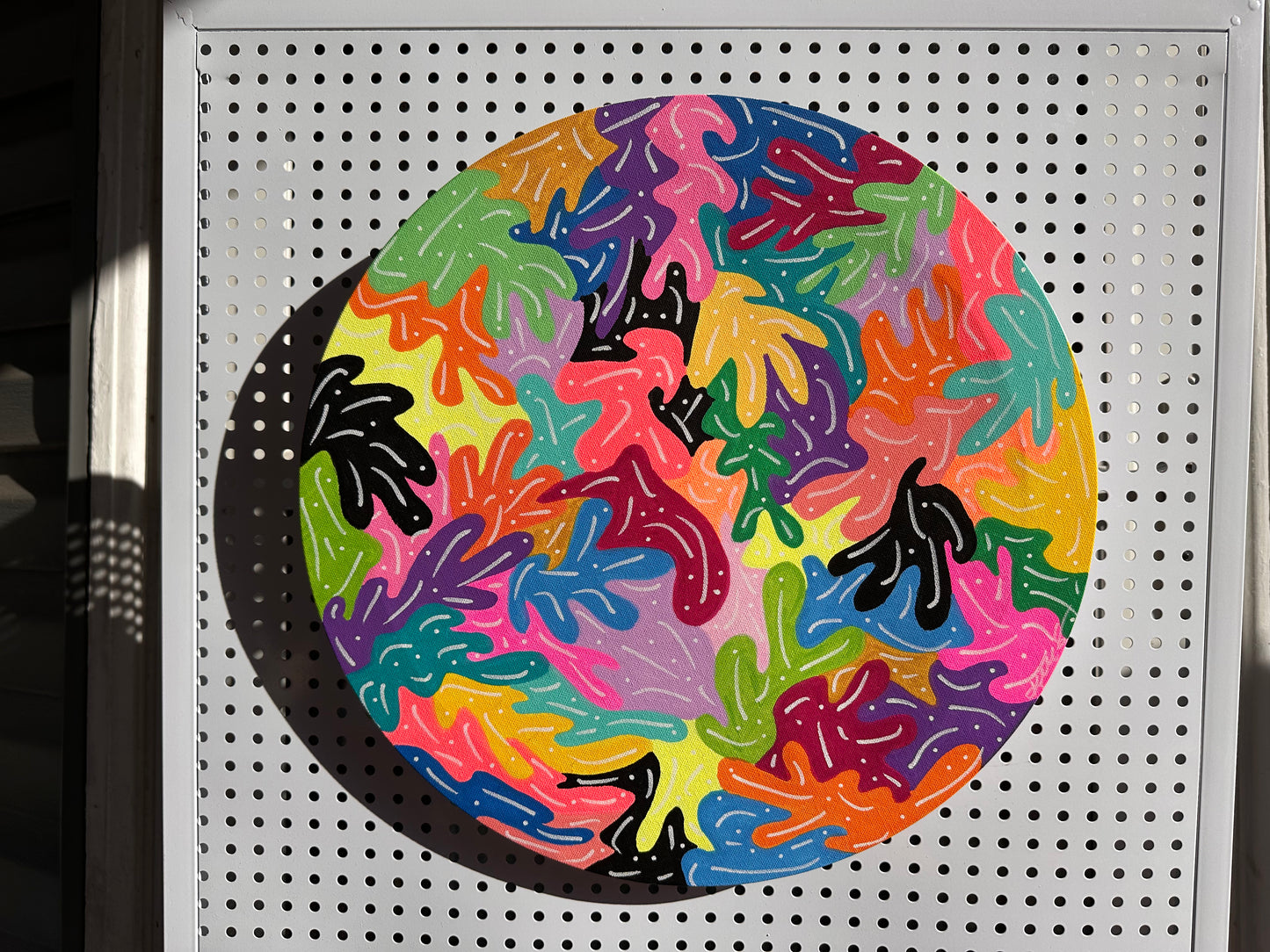 ! 15” Circle Canvas -- Oct25-02 !