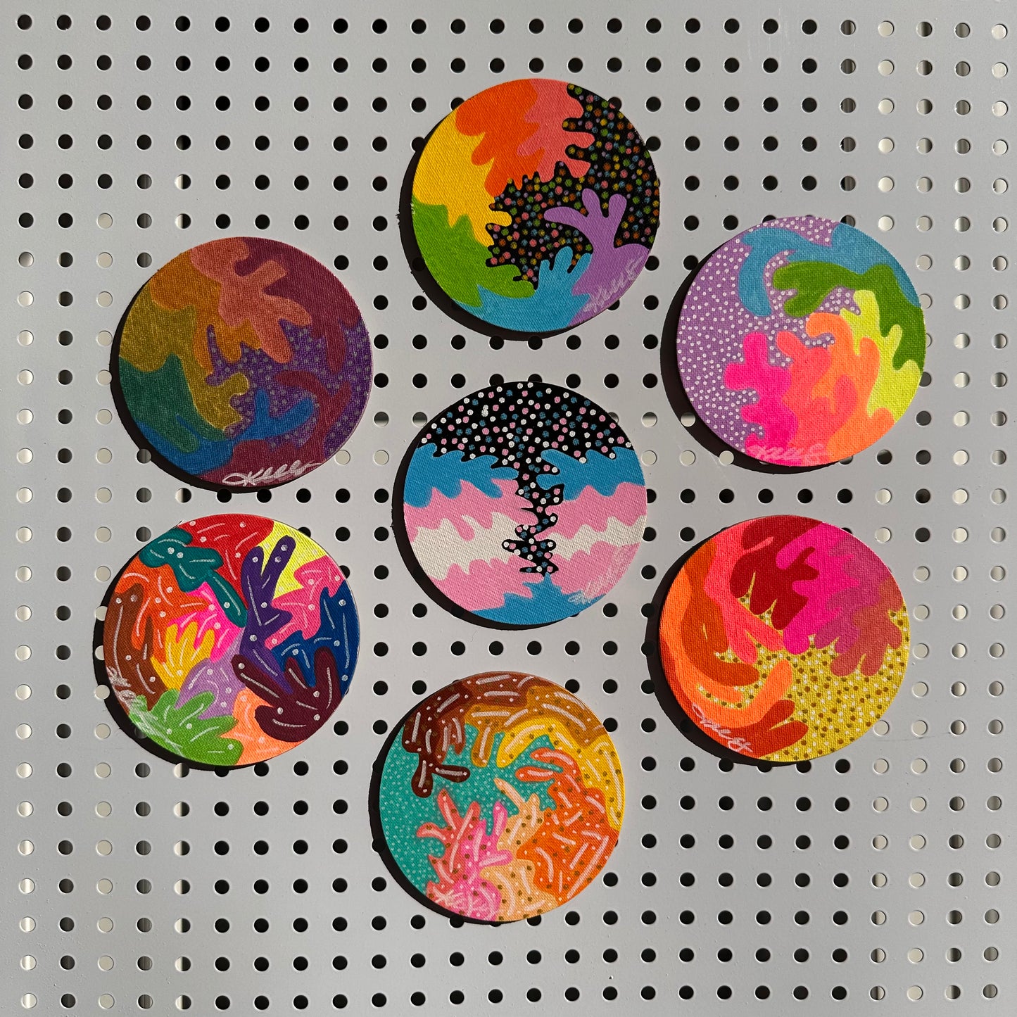! Circle Magnets (4") !